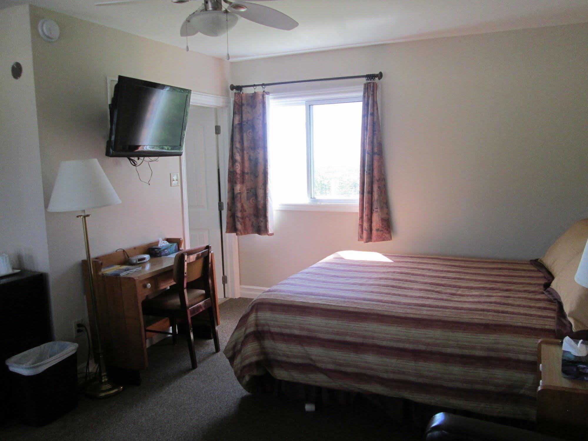 Scenic Motel Монктон Экстерьер фото